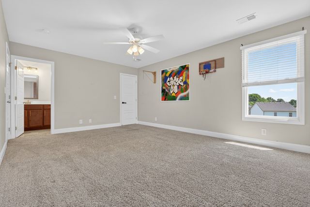 960 Princeton Dr, Clarksville, TN 37042