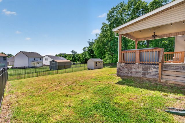960 Princeton Dr, Clarksville, TN 37042