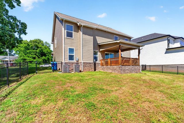960 Princeton Dr, Clarksville, TN 37042