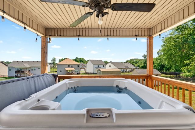 960 Princeton Dr, Clarksville, TN 37042