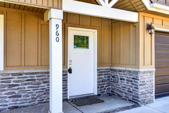 960 Princeton Dr, Clarksville, TN 37042