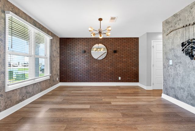 960 Princeton Dr, Clarksville, TN 37042