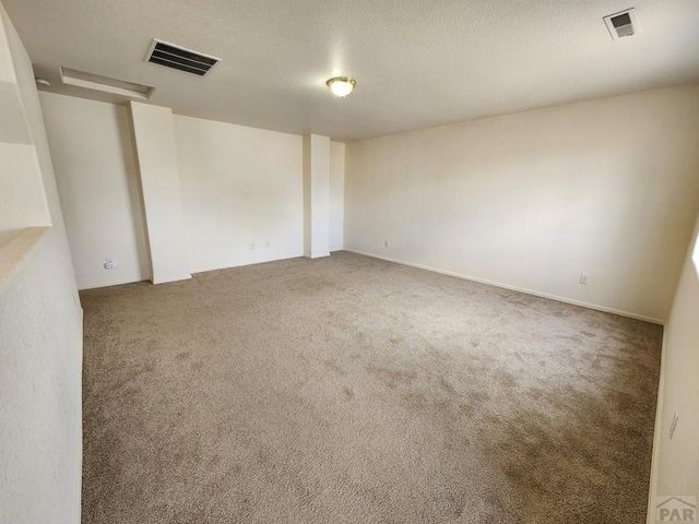 2220 Meadowlark Ln, Pueblo, CO 81008