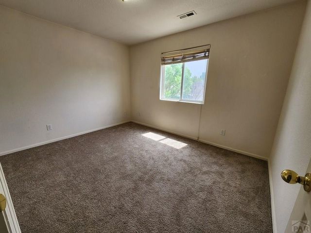2220 Meadowlark Ln, Pueblo, CO 81008