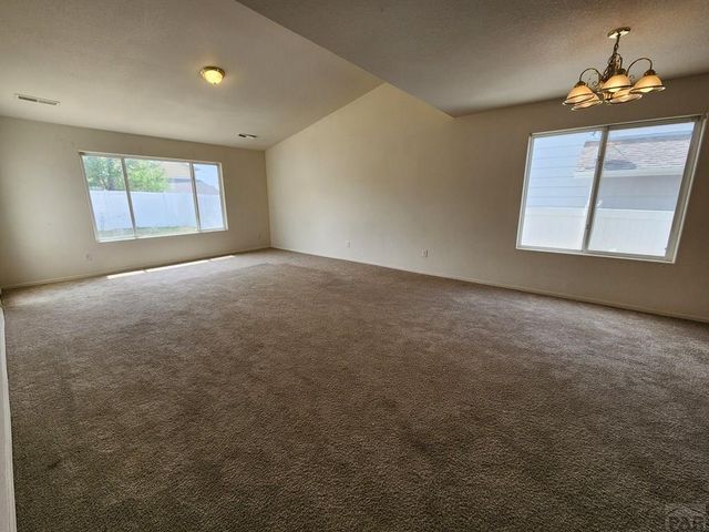 2220 Meadowlark Ln, Pueblo, CO 81008