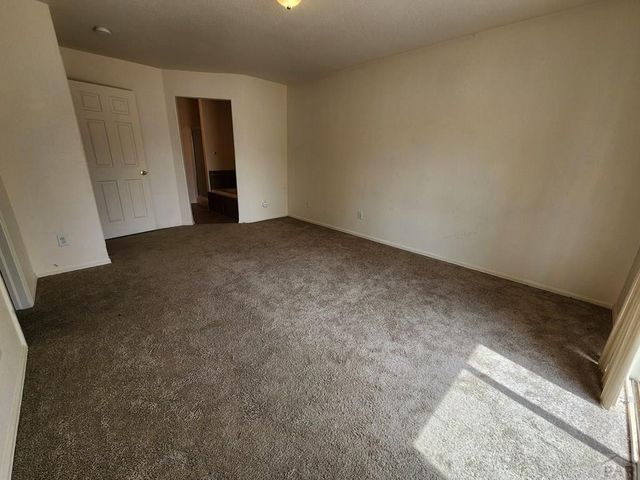 2220 Meadowlark Ln, Pueblo, CO 81008