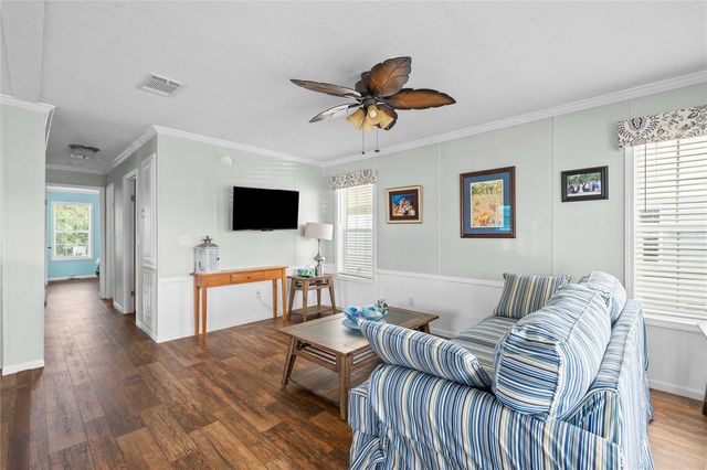 10042 COLLINGWOOD AVENUE, Dade City, FL 33525