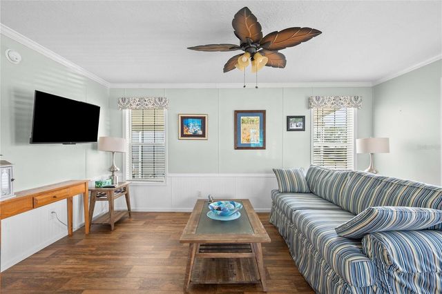 10042 COLLINGWOOD AVENUE, Dade City, FL 33525