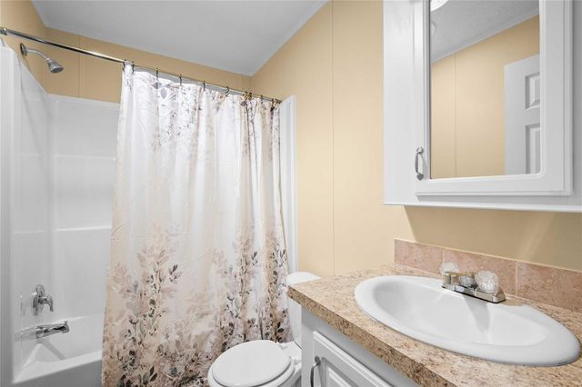 10042 COLLINGWOOD AVENUE, Dade City, FL 33525