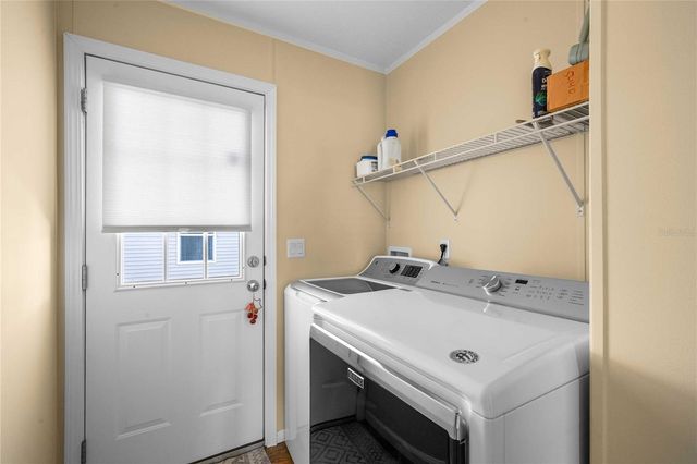 10042 COLLINGWOOD AVENUE, Dade City, FL 33525