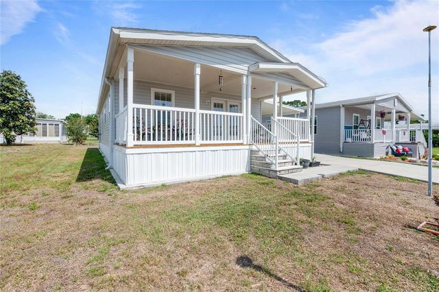 10042 COLLINGWOOD AVENUE, Dade City, FL 33525