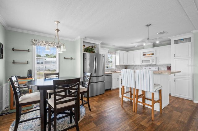 10042 COLLINGWOOD AVENUE, Dade City, FL 33525
