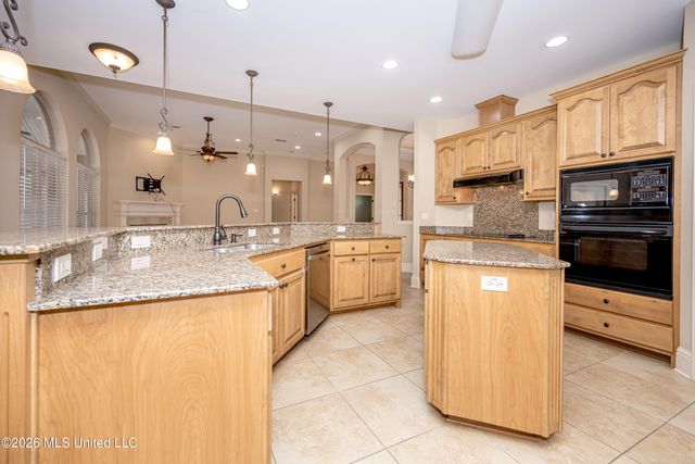 6212 Olde Magnolia Drive, Ocean Springs, MS 39564