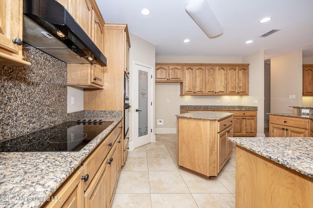 6212 Olde Magnolia Drive, Ocean Springs, MS 39564