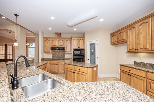 6212 Olde Magnolia Drive, Ocean Springs, MS 39564