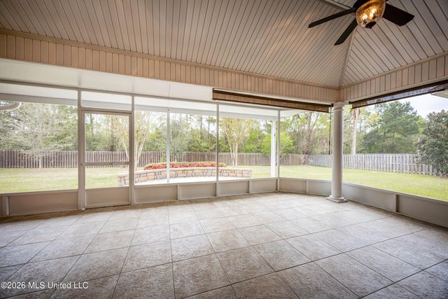 6212 Olde Magnolia Drive, Ocean Springs, MS 39564