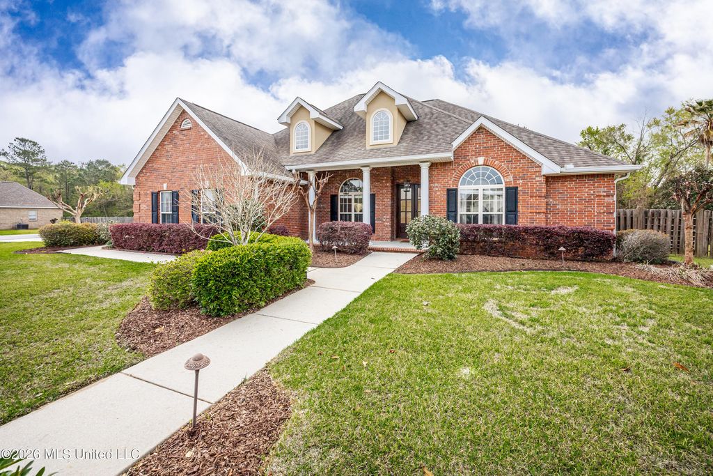 6212 Olde Magnolia Drive, Ocean Springs, MS 39564