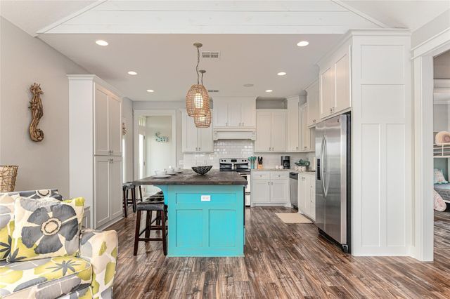 977 Clara Street, Crystal Beach, TX 77650