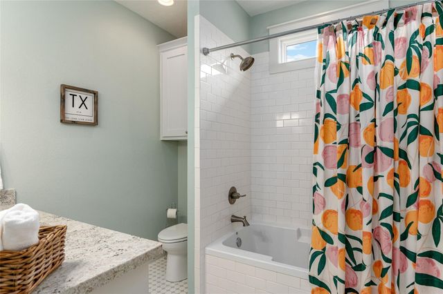 977 Clara Street, Crystal Beach, TX 77650