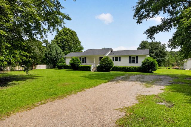 1824 Highway 61, Ridgeville, SC 29472