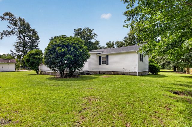 1824 Highway 61, Ridgeville, SC 29472