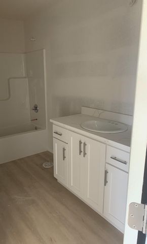 667 W Castor, Nixa, MO 65714