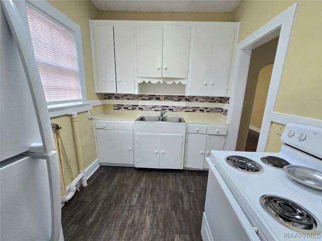 218 N LEWIS Street, Montgomery, AL 36107