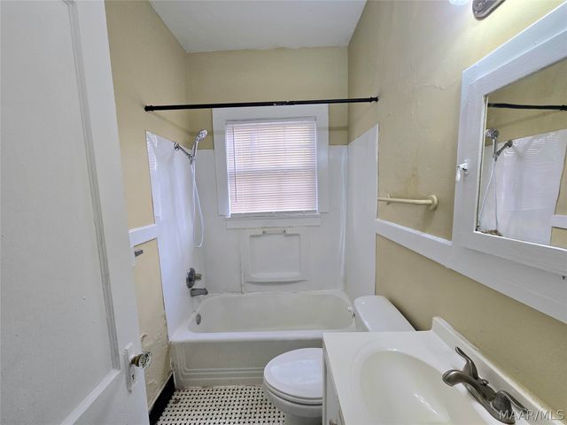 218 N LEWIS Street, Montgomery, AL 36107