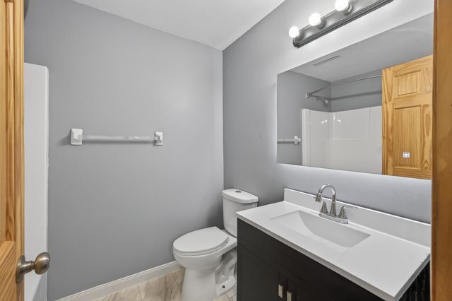 25749 Goldfinch Avenue, Wyoming, MN 55092