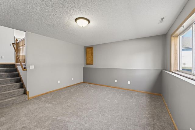 25749 Goldfinch Avenue, Wyoming, MN 55092