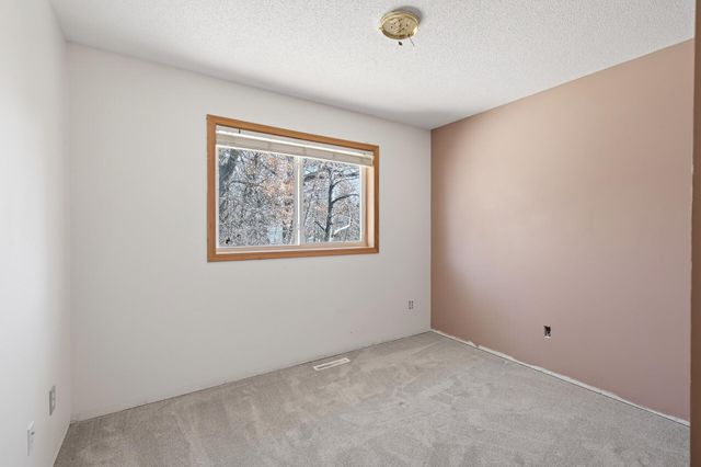 25749 Goldfinch Avenue, Wyoming, MN 55092