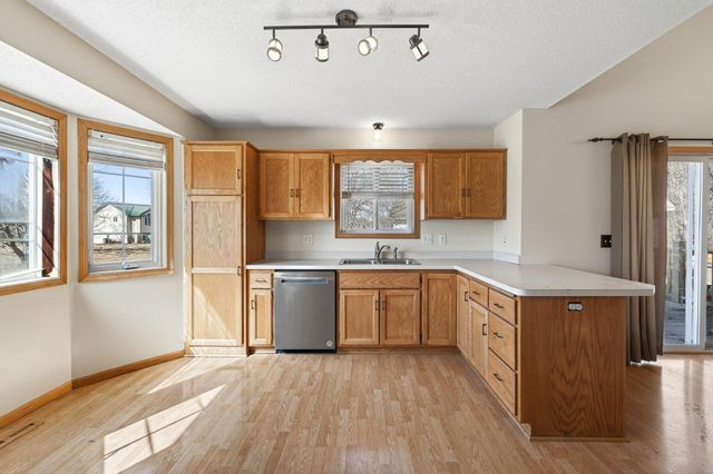 25749 Goldfinch Avenue, Wyoming, MN 55092