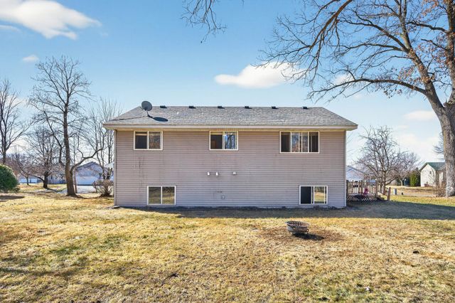 25749 Goldfinch Avenue, Wyoming, MN 55092