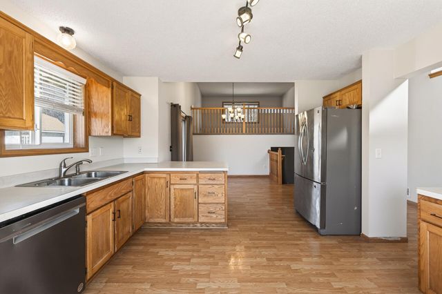 25749 Goldfinch Avenue, Wyoming, MN 55092