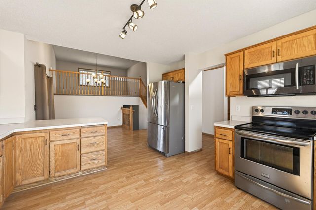 25749 Goldfinch Avenue, Wyoming, MN 55092