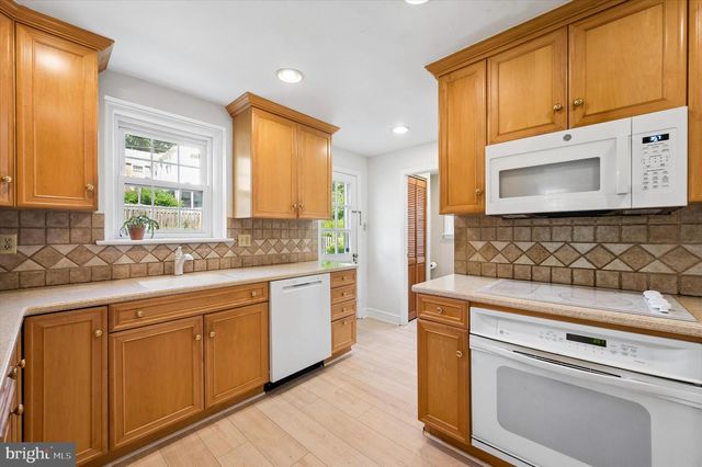 803 DOVER RD, Wynnewood, PA 19096