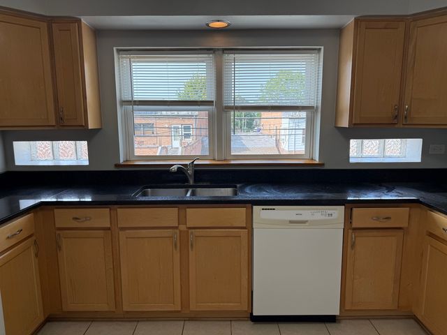1534 Clinton Place 2, River Forest, IL 60305