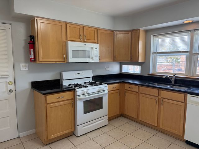 1534 Clinton Place 2, River Forest, IL 60305