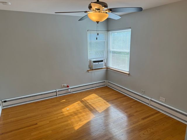 1534 Clinton Place 2, River Forest, IL 60305