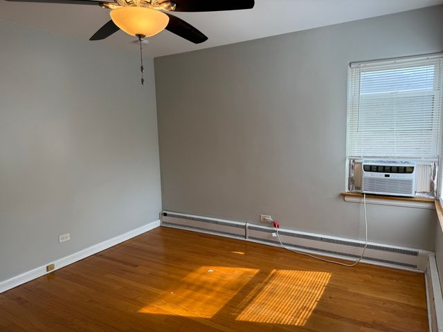 1534 Clinton Place 2, River Forest, IL 60305