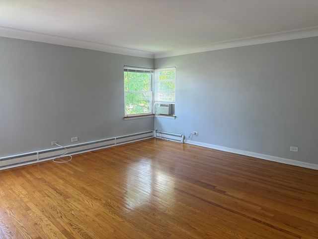 1534 Clinton Place 2, River Forest, IL 60305