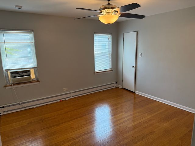 1534 Clinton Place 2, River Forest, IL 60305