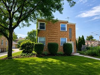 1534 Clinton Place 2, River Forest, IL 60305