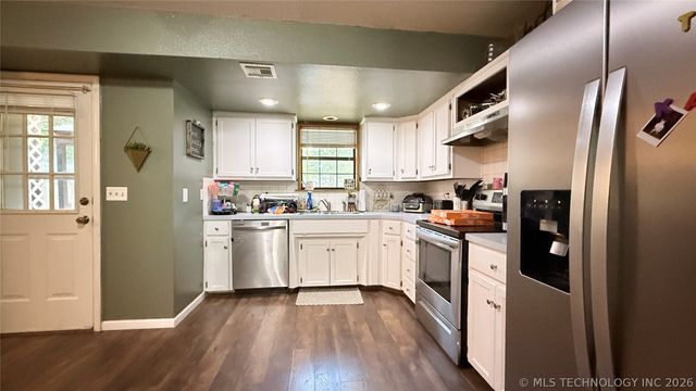 1218 E Boone Street, Tahlequah, OK 74464