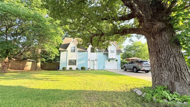 1218 E Boone Street, Tahlequah, OK 74464