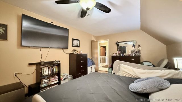 1218 E Boone Street, Tahlequah, OK 74464