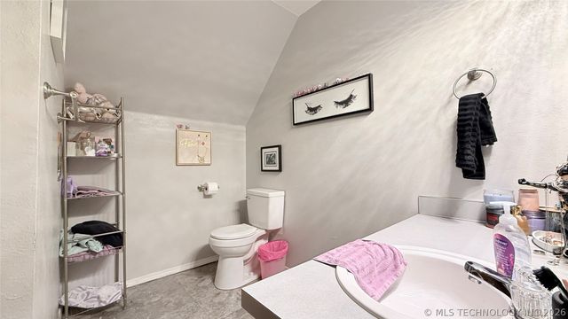 1218 E Boone Street, Tahlequah, OK 74464