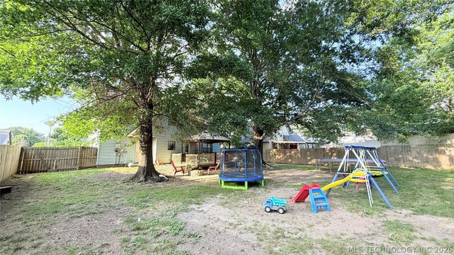 1218 E Boone Street, Tahlequah, OK 74464