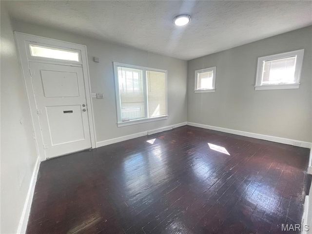 2128 Lexa Drive, St Louis, MO 63136