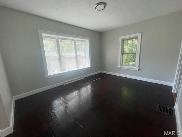 2128 Lexa Drive, St Louis, MO 63136